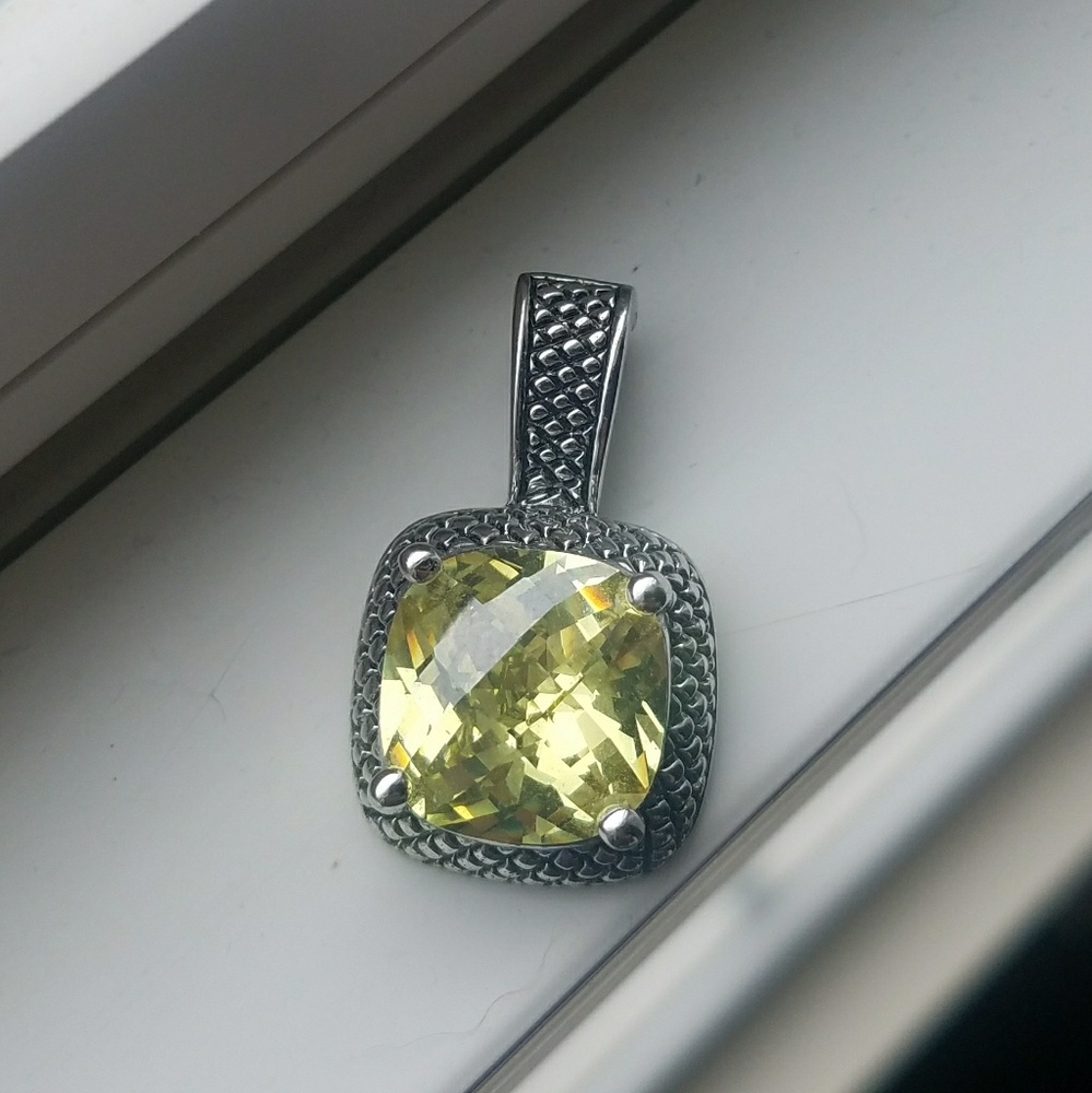 Yellow Topaz Pendant w. Sterling Silver Setting